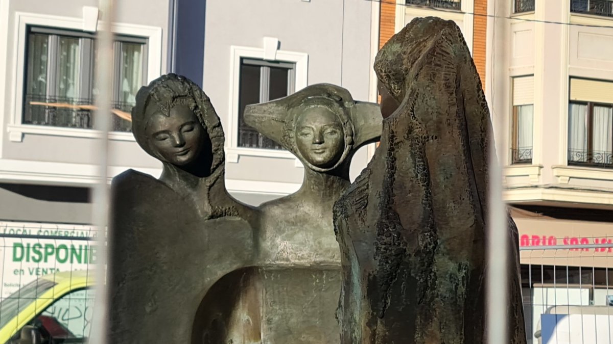 Escultura de las tres infantas. DL