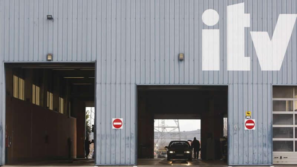 Una de las plantas donde se pasa la Inspección Técnica de Vehículos. JESÚS F. SALVADORES