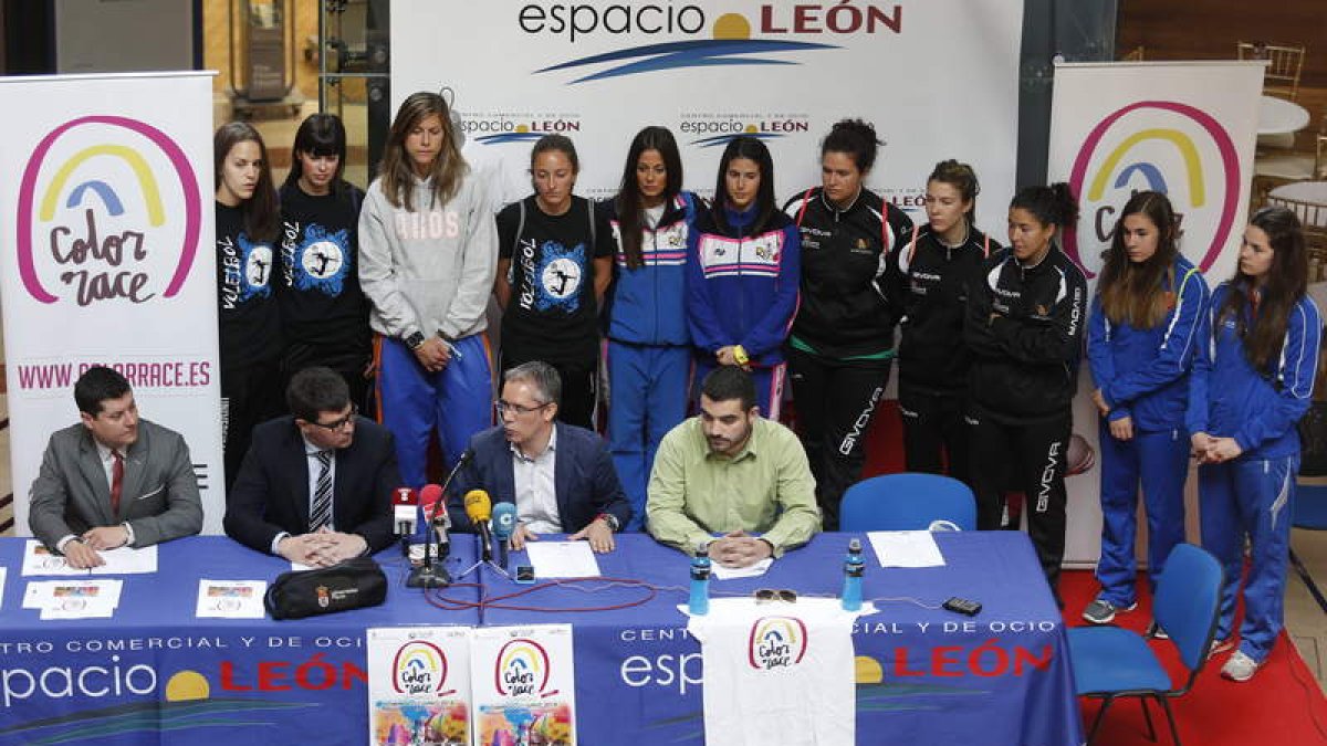 Helí de la Fuente, José Gutiérrez, López Benito y Adrián Álvarez en la presentación de la carrera.