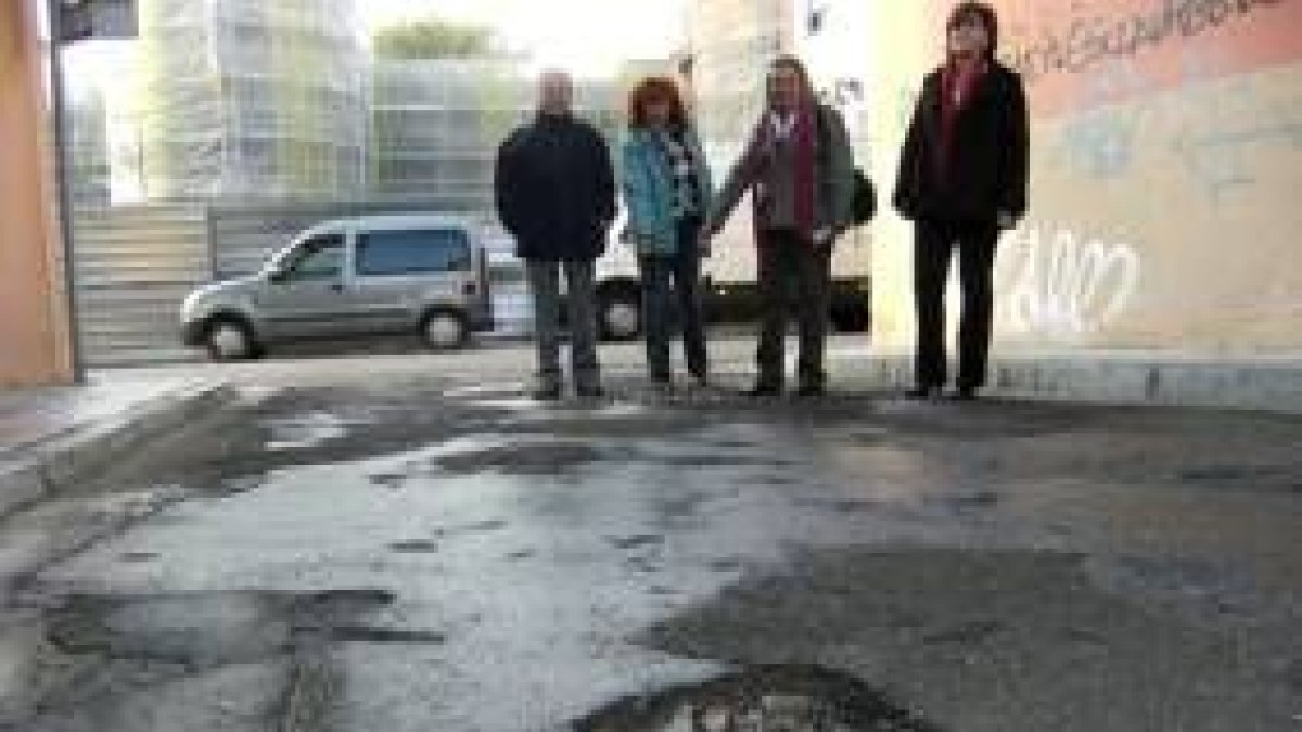 Eleuterio Sánchez, Tomasa Santos, Mercedes Moro y María Teresa González, en La Palomera