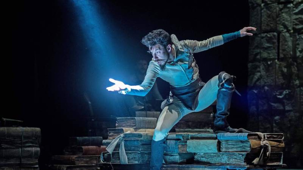 Una escena de la obra ‘En un lugar del Quijote’, que llega hoy de la mano de Ron Lalá al Auditorio Ciudad de León.