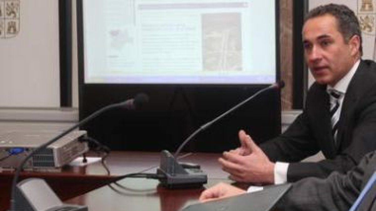 El director general de comunicación de la Junta, Ángel Losada, ayer en León.