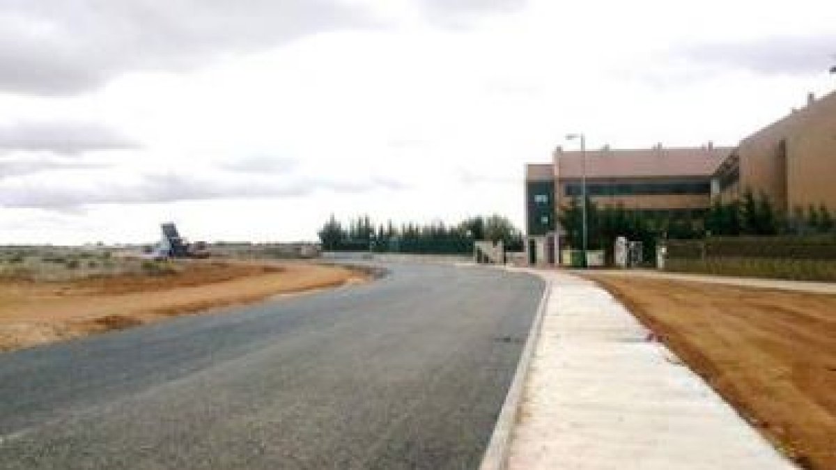 Una imagen del nuevo vial que conectará la ronda sur con La Virgen y el GRS.