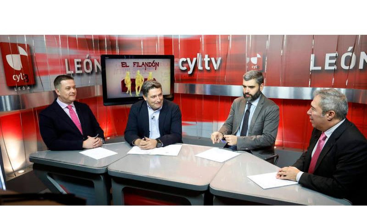 Germán Gavela, Julio Álvarez, Roberto Núñez y Joaquín S. Torné en El Filandón.