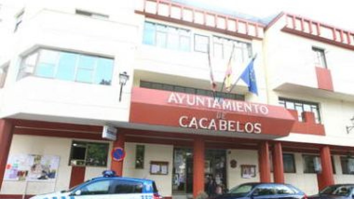 Imagen de la Casa Consistorial de Cacabelos.