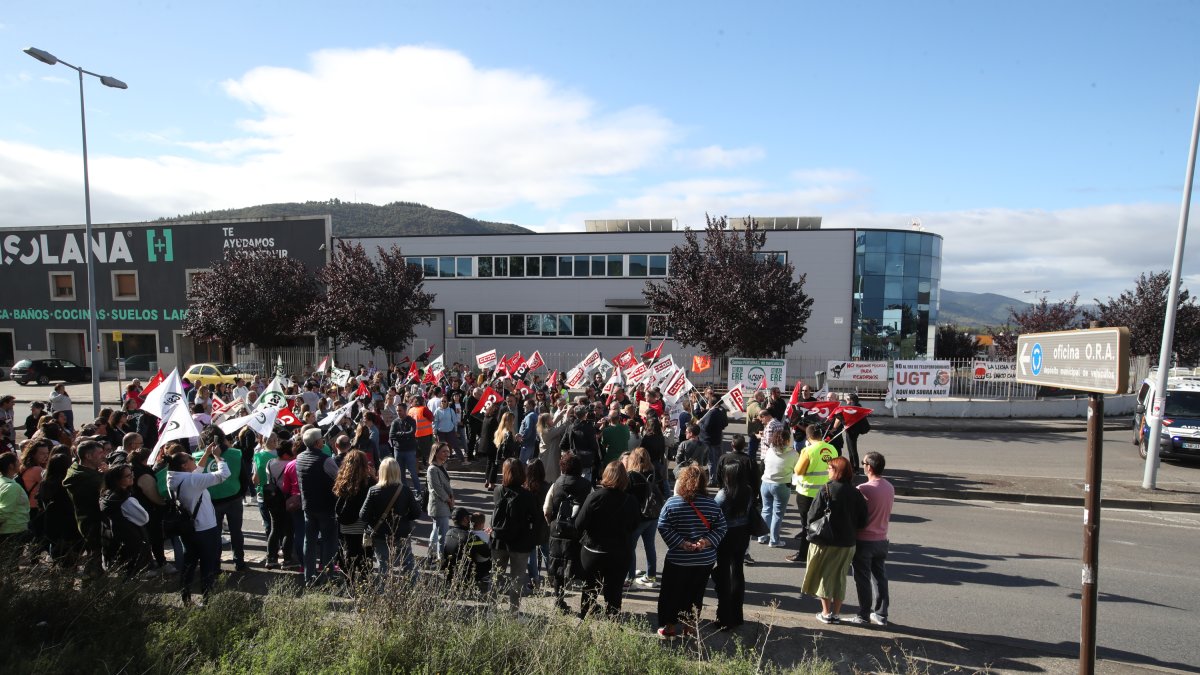 Huelga y protesta en Teleperformance Ponferrada, el pasado 22 de septiembre. ANA F. BARREDO