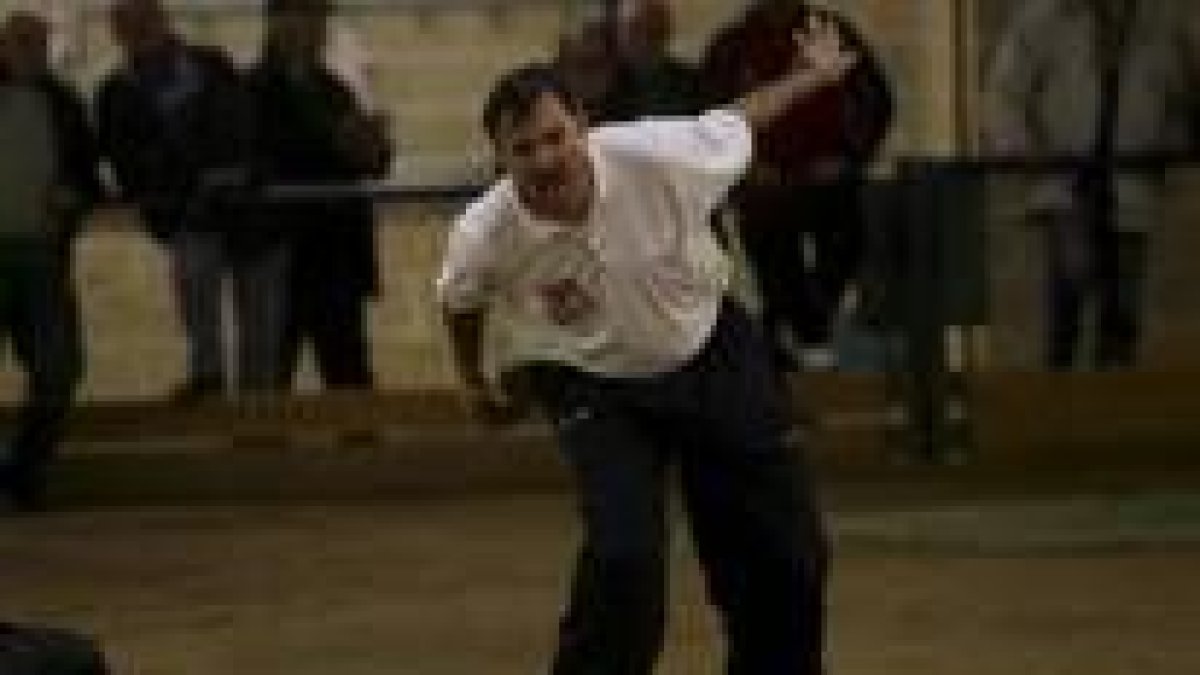 El leonés Fernando Alonso, durante un lanzamiento