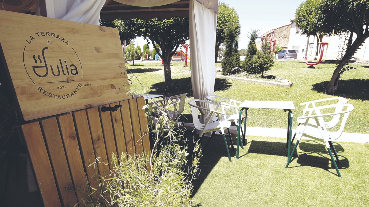 La Terraza de Julia, en San Miguel del Camino. RAMIRO