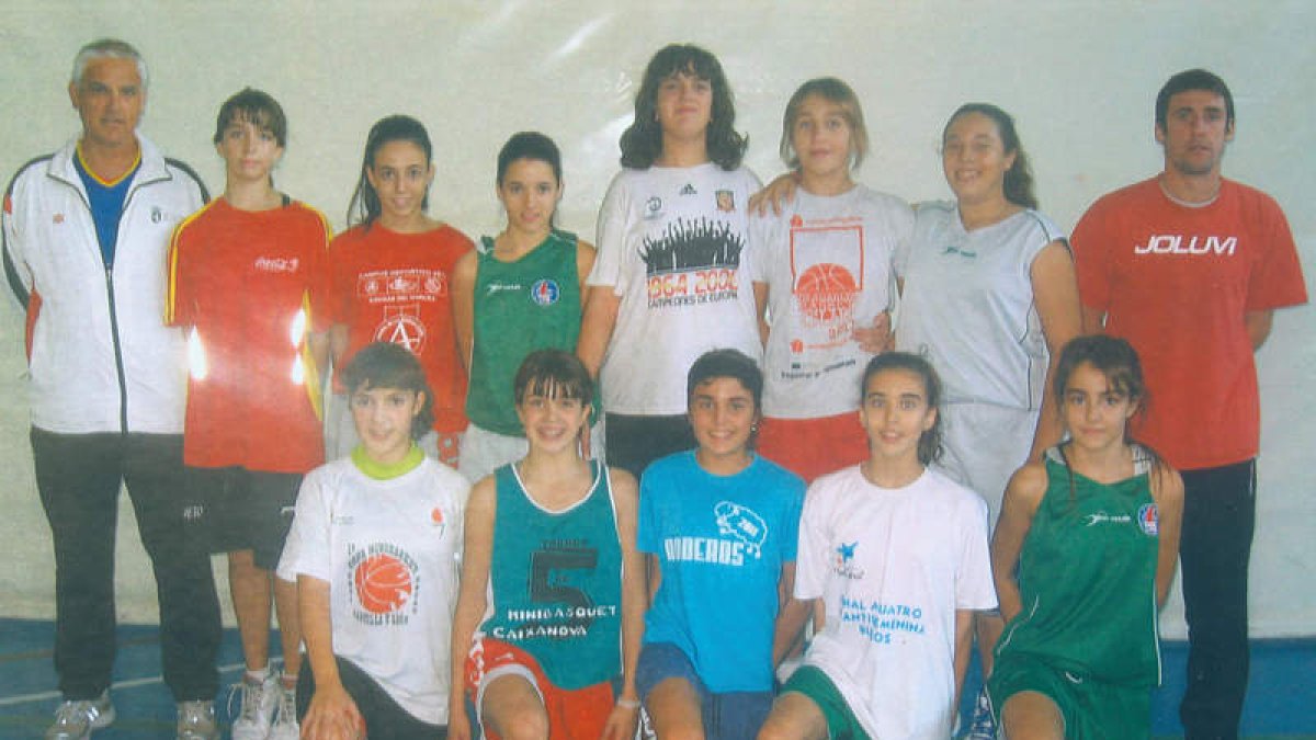 Formación del Baloncesto León femenino.