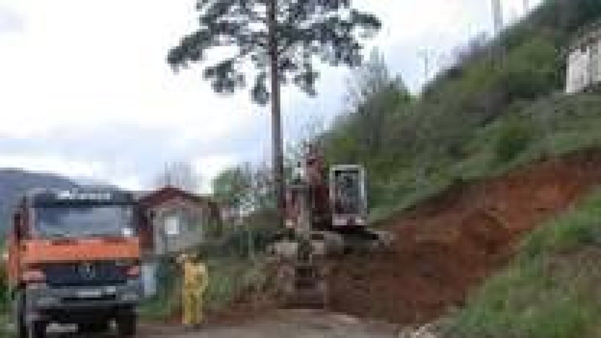 Aspecto que presentaban ayer las obras en la zona centro de la localidad