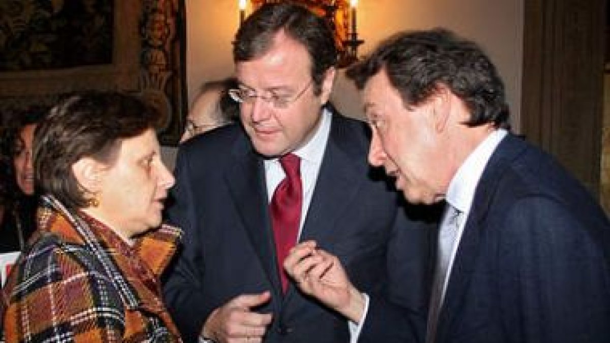 María José Ramos, Silván y De Santiago Juárez, antes de la reunión