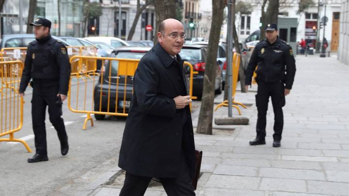 El coronel de la Guardia Civil Diego Pérez de los Cobos. J. J. GUILLÉN