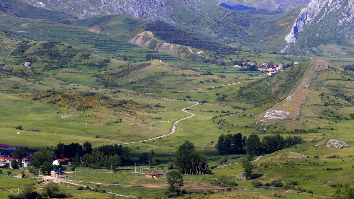 Valle de Casares y Cubillas de Arbas (León), perteneciente a la Reserva de la Biosfera Alto Bernesga, que cumple 10 años. CARLOS S. CAMPILLO