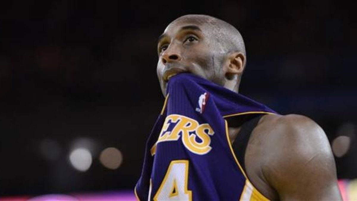 Bryant, el escolta de los Lakers, no evitó una nueva derrota de su equipo.