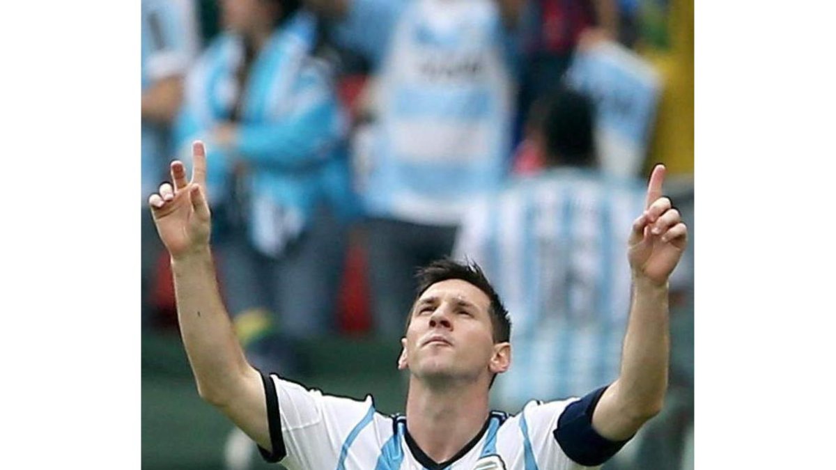 Messi festeja el primero de sus goles ante Nigeria.