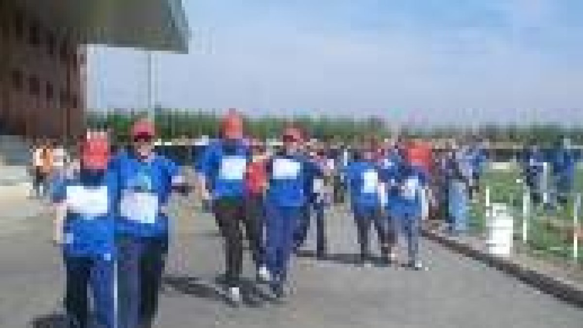 Los participantes en el encuentro juvenil, durante la celebración de una de las pruebas