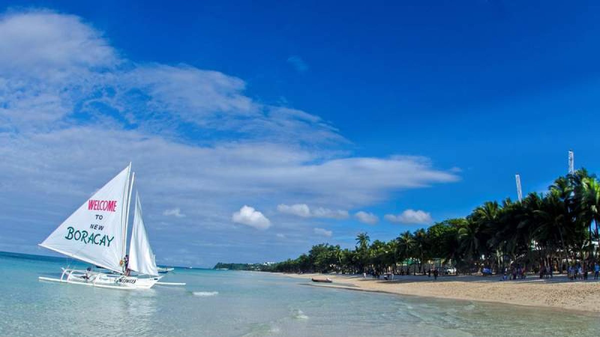 Vista de una playa de la isla Boacaray, en Filipinas, considerada durante mucho tiempo un paraíso turístico.