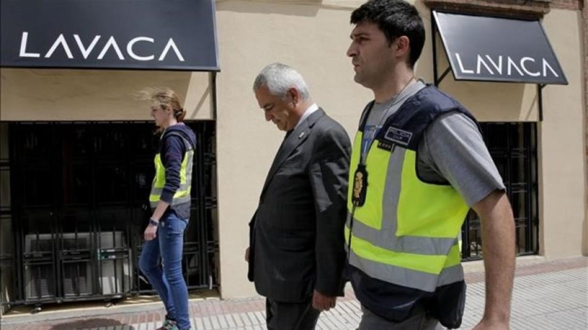 Luis Pineda, presidente de Ausbanc, tras su detención por la Guardia Civil.