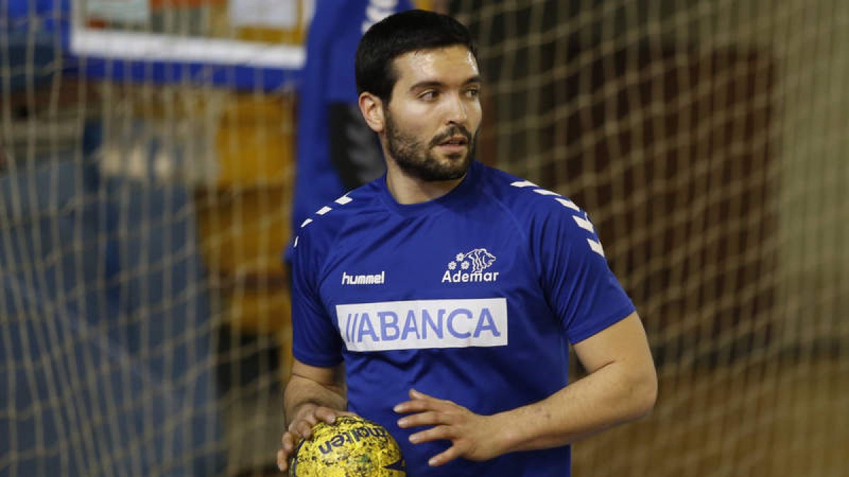 José Mario Carrillo, en un entrenamiento del Ademar.
