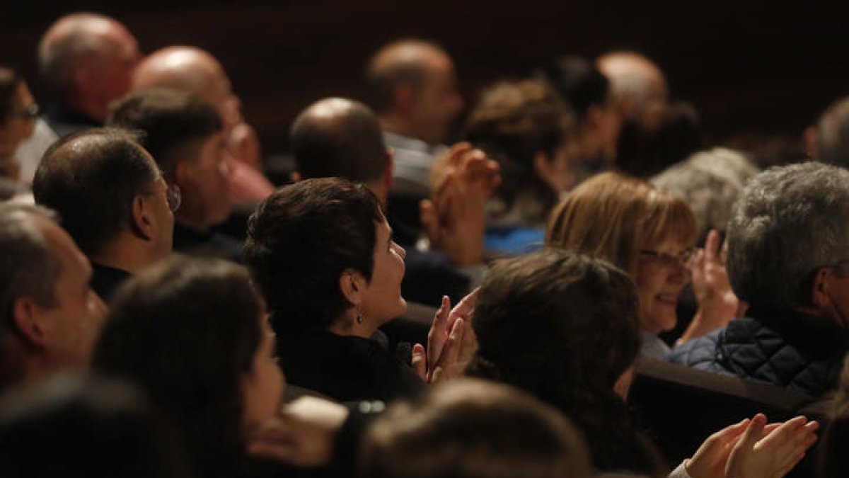 Una semana para llenar las butacas de los teatros. FERNANDO OTERO PERANDONES
.