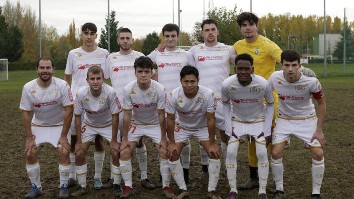 Equipo de la Cultural C que lidera la 2ª Provincial Aficionados. F. OTERO