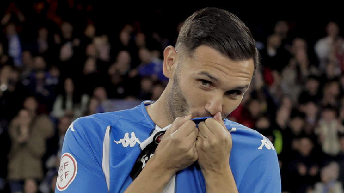 Lucas Pérez anotó los dos goles del Dépor ante la Real Sociedad B. CABALAR
