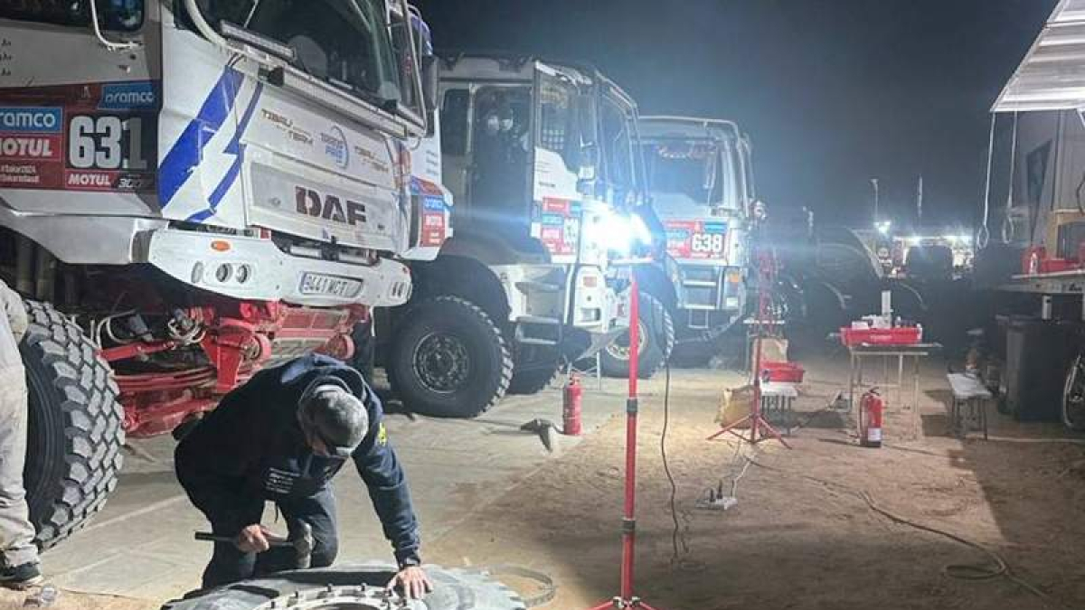 Raúl Arteaga prestará servicio mecánico a Sebastien Loeb en lo que resta de Dakar. DL