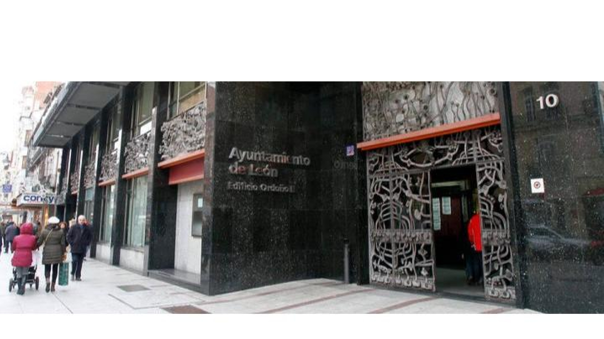 El edificio administrativo de servicios centrales del Ayuntamiento de León se ubica en el número 10 de Ordoño II. BRUNO MORENO