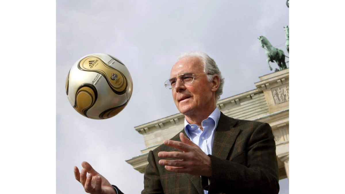 Beckenbauer siempre será una leyenda del fútbol mundial. GRIMM