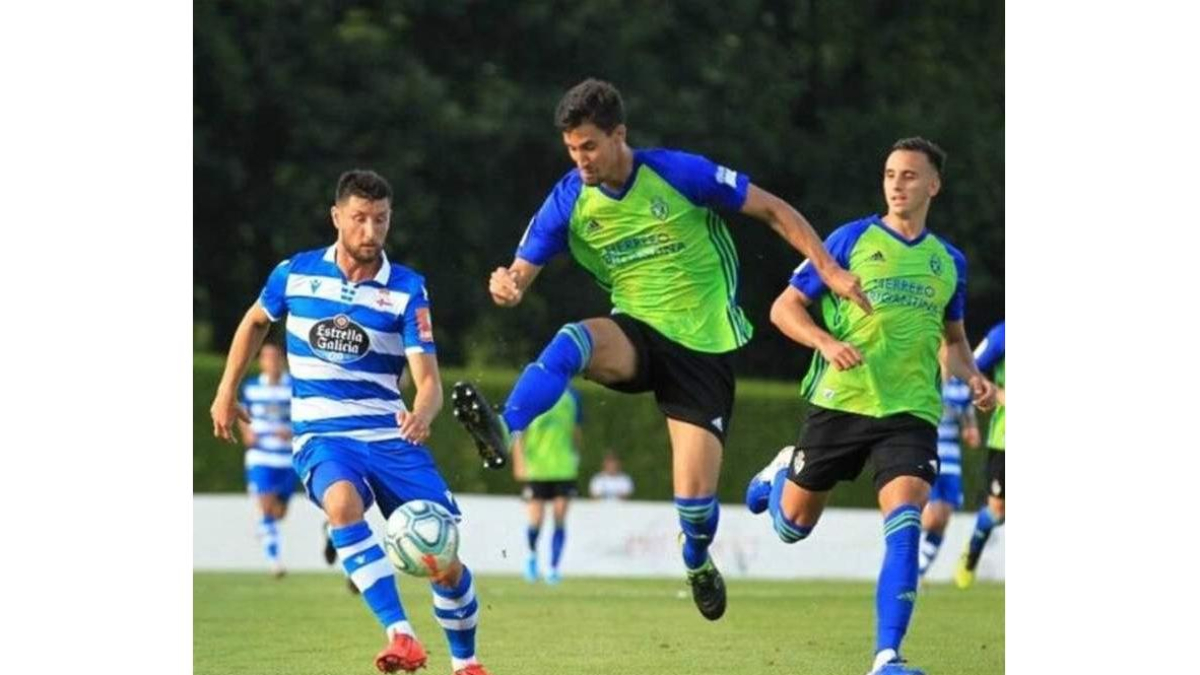 Borja Valle, con la camiseta del RC Deportivo ante la SDP. DL