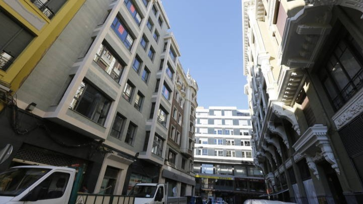 Edificios de viviendas en el centro de León. MARCIANO PÉREZ.