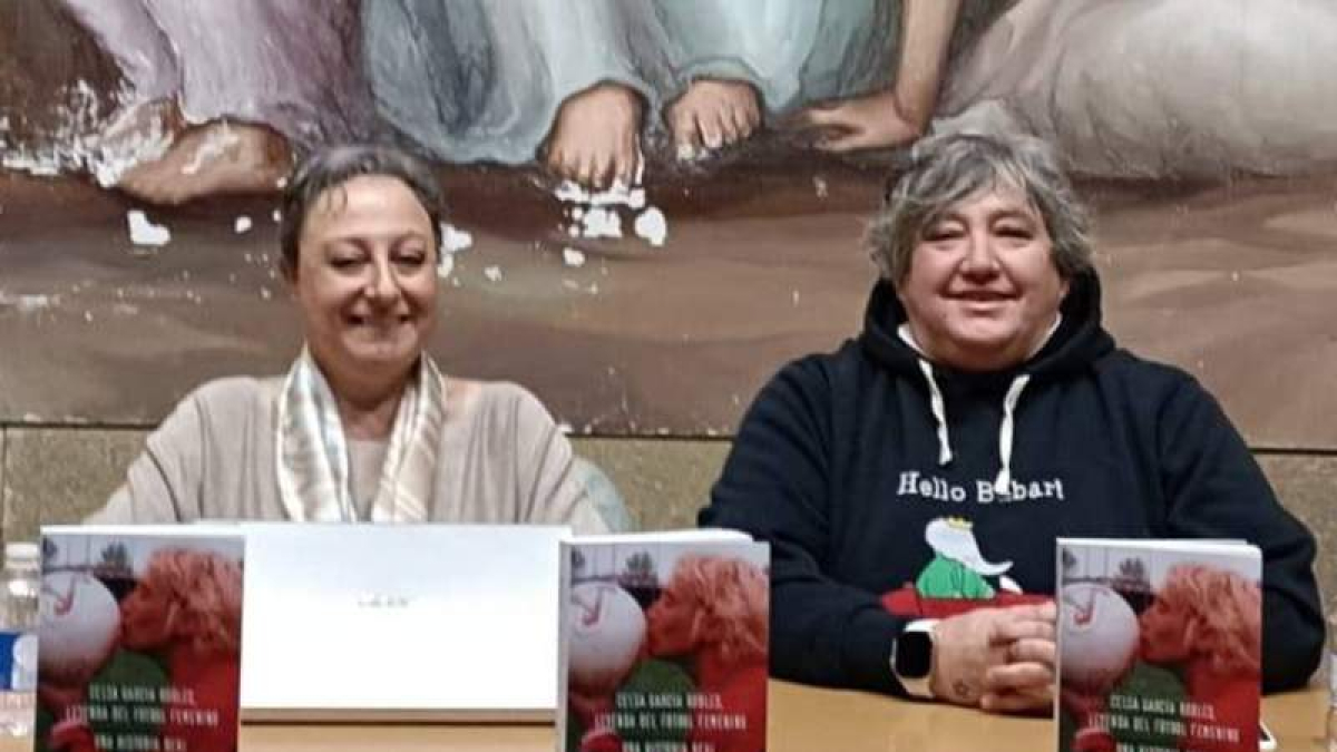 Un momento del acto con Beatriz Abad y Celsa García. DL