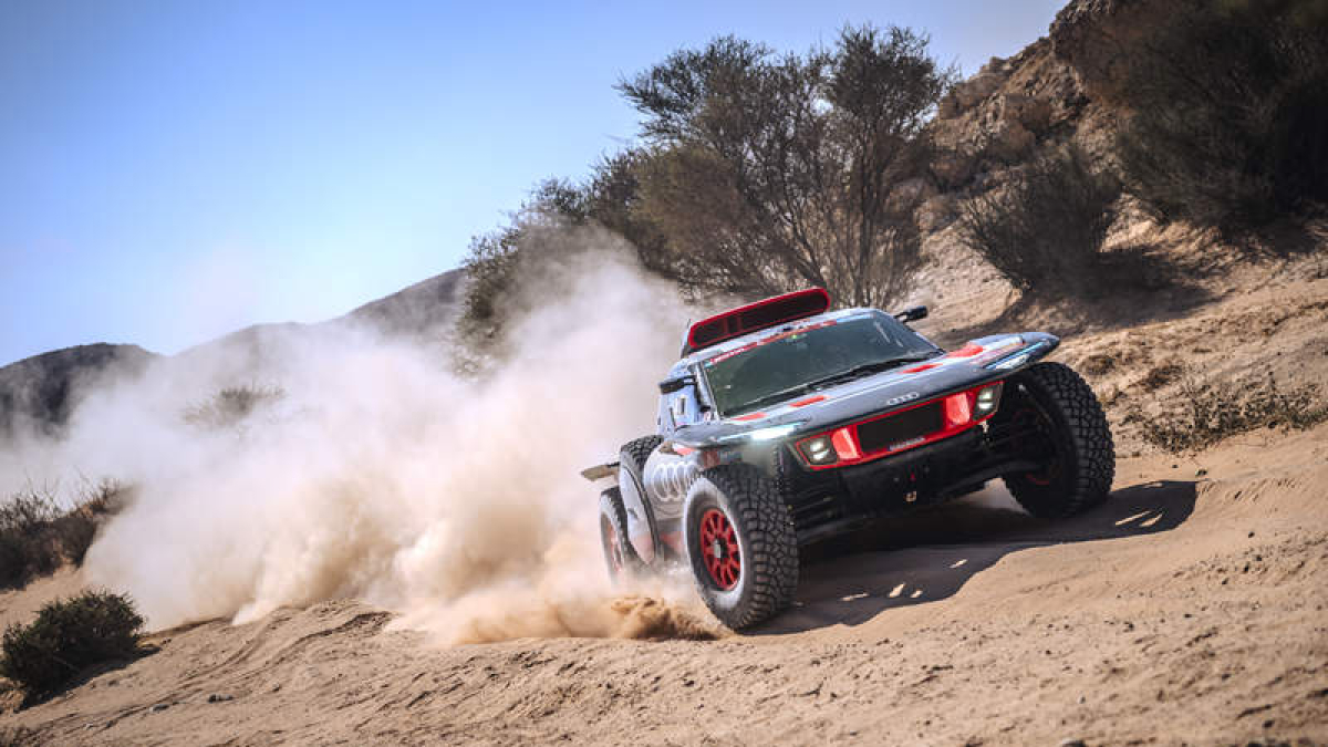 El piloto español Carlos Sainz lidera el Dakar. MARCELO MARAGNI