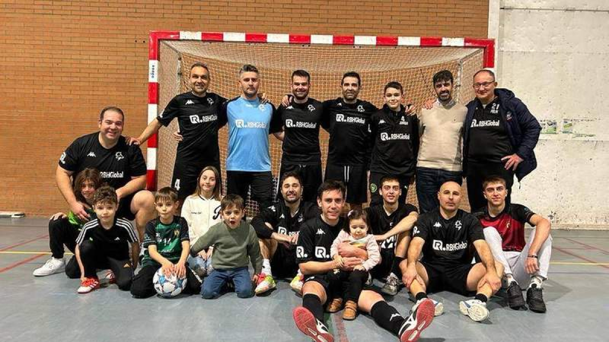 El RBH Global de veteranos de fútbol sala se proclamó campeón del torneo benéfico que organizaban. DL