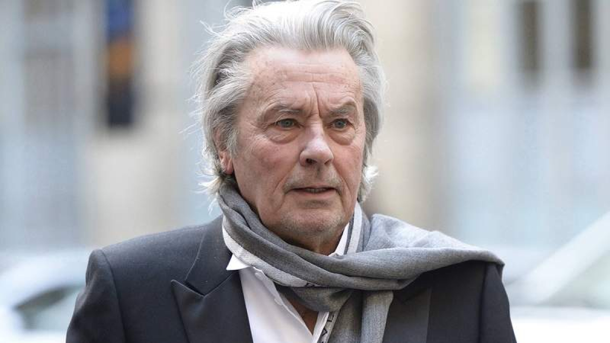 La polémica rodea el delicado estado de salud de Alain Delon. DL