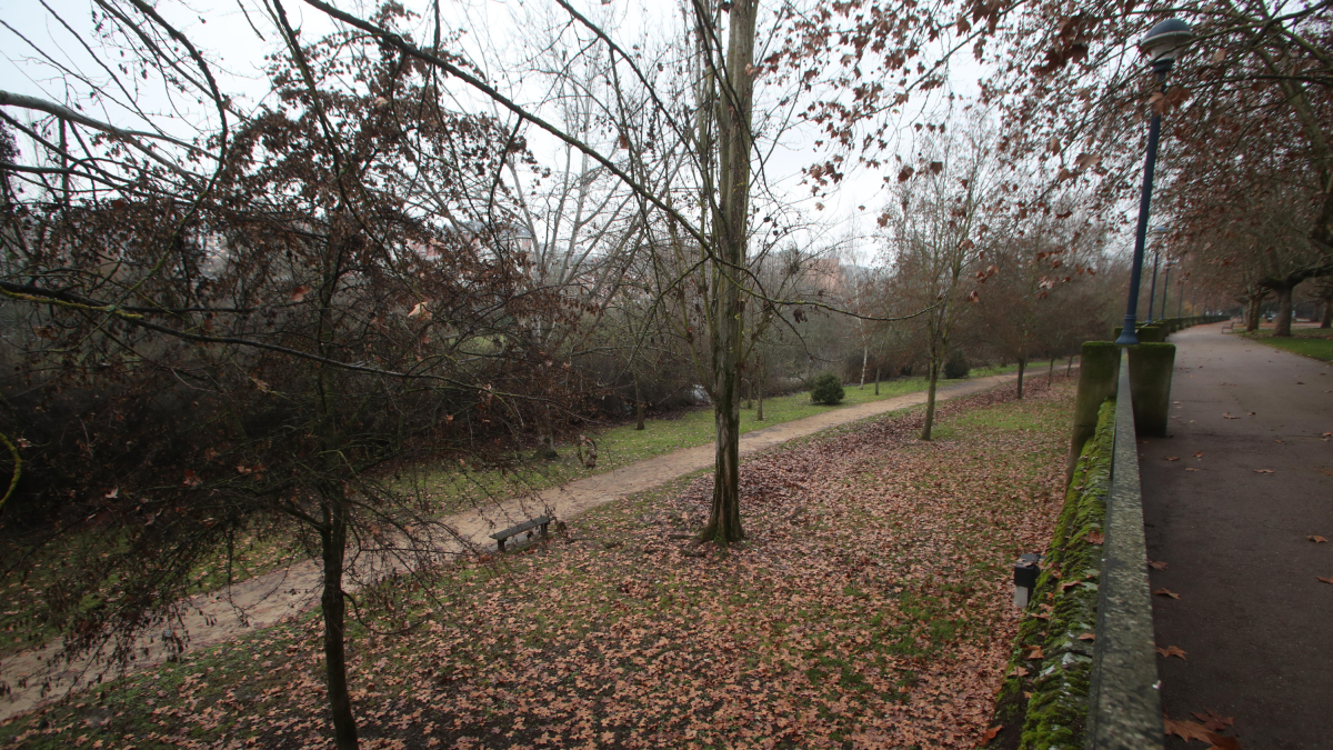 La búsqueda de la menor se ha centrado en el entorno del río Sil en Ponferrada durante las primeras horas. L. DE LA MATA