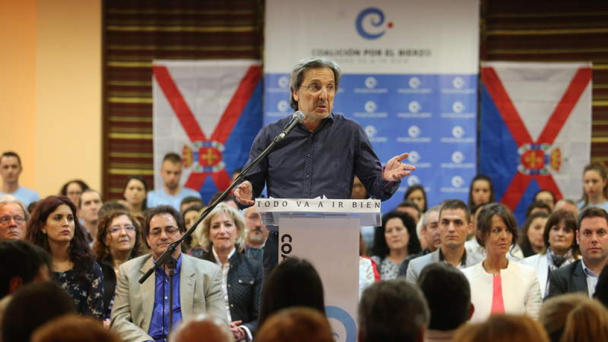 Pedro Muñoz en uno de los actos de Coalición por El Bierzo. ANA F. BARREDO