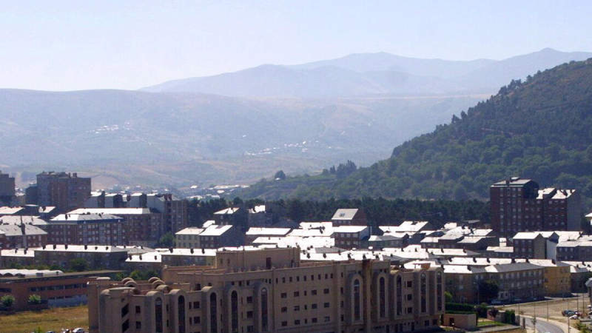 La residencia de ancianos de Flores del Sil (Ponferrada). ANA F. BARREDO