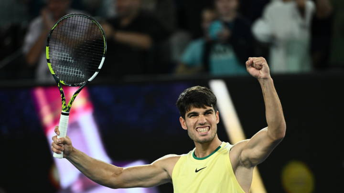 Alcaraz superó en tres sets el escollo de Kecmanovic en los octavos de final del Abierto de Australia. CARRETT