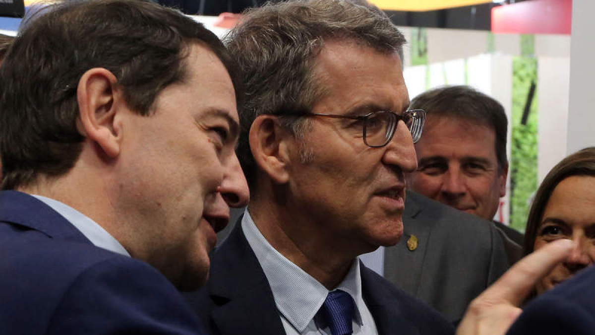 Mañueco y Feijóo en un evento del pasado año. ARCHIVO