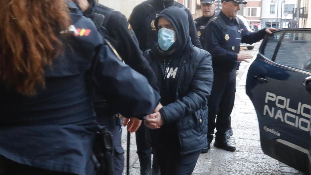 El acusado, esta mañana en la sala. MARÍA FUENTES