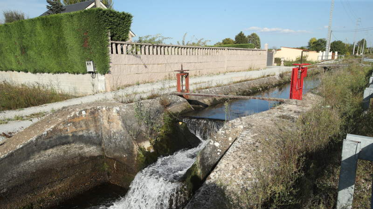 Esta imagen actual del Canal Bajo pasará a la historia con el plan de modernización. L. DE LA MATA