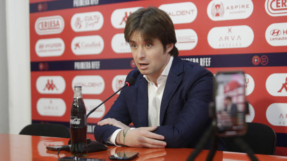 Rueda de prensa de José Manzanera, director deportivo de la Cultural Leonesa.