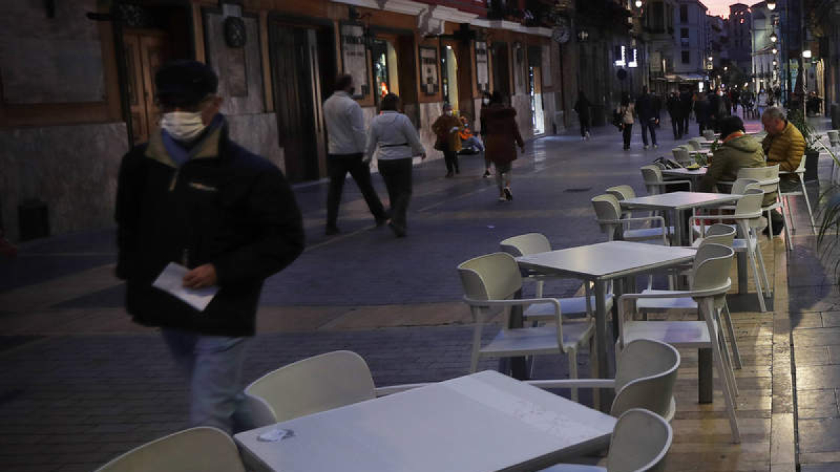 Una terraza en la Calle Ancha. FERNANDO OTERO