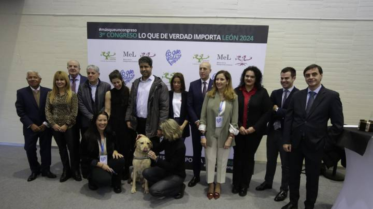 Ponentes, organizadores y asistentes al Congreso LQDVI