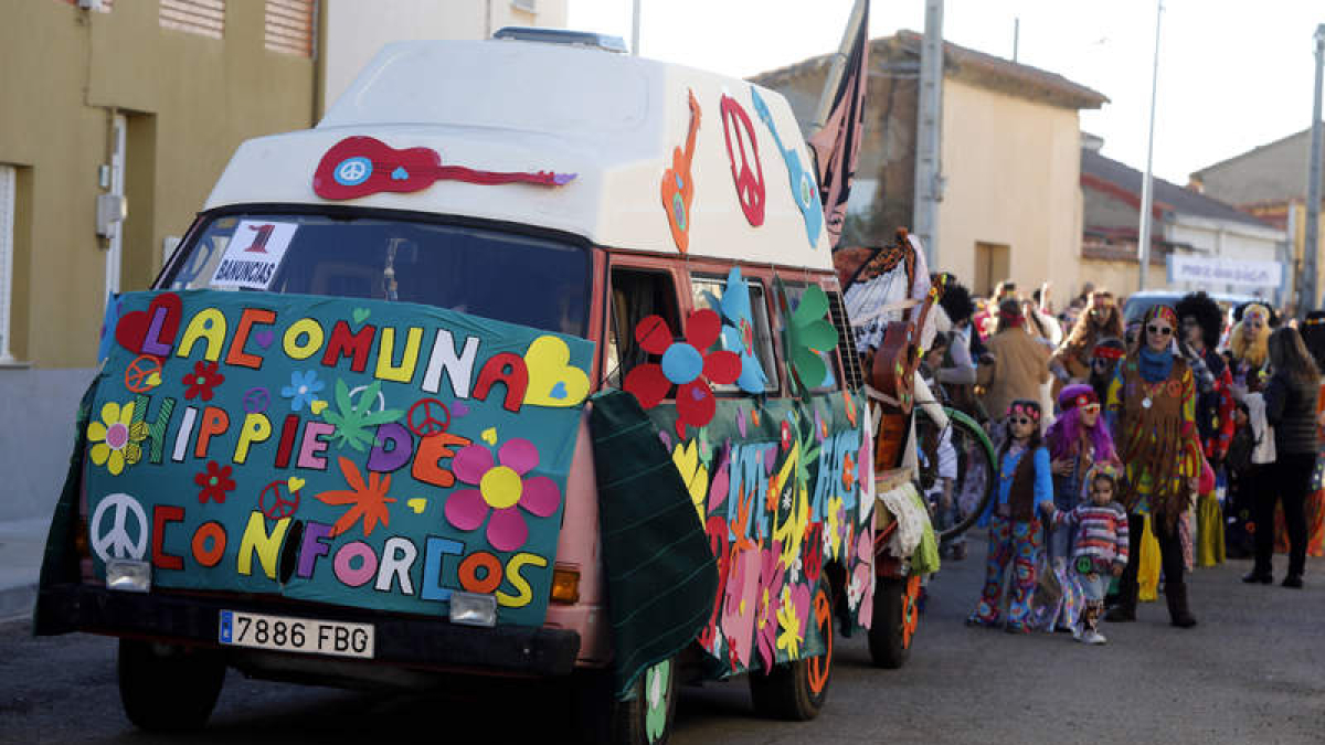La originalidad y el buen humor marca la cita carnavalera de Chozas de Abajo. m.p.