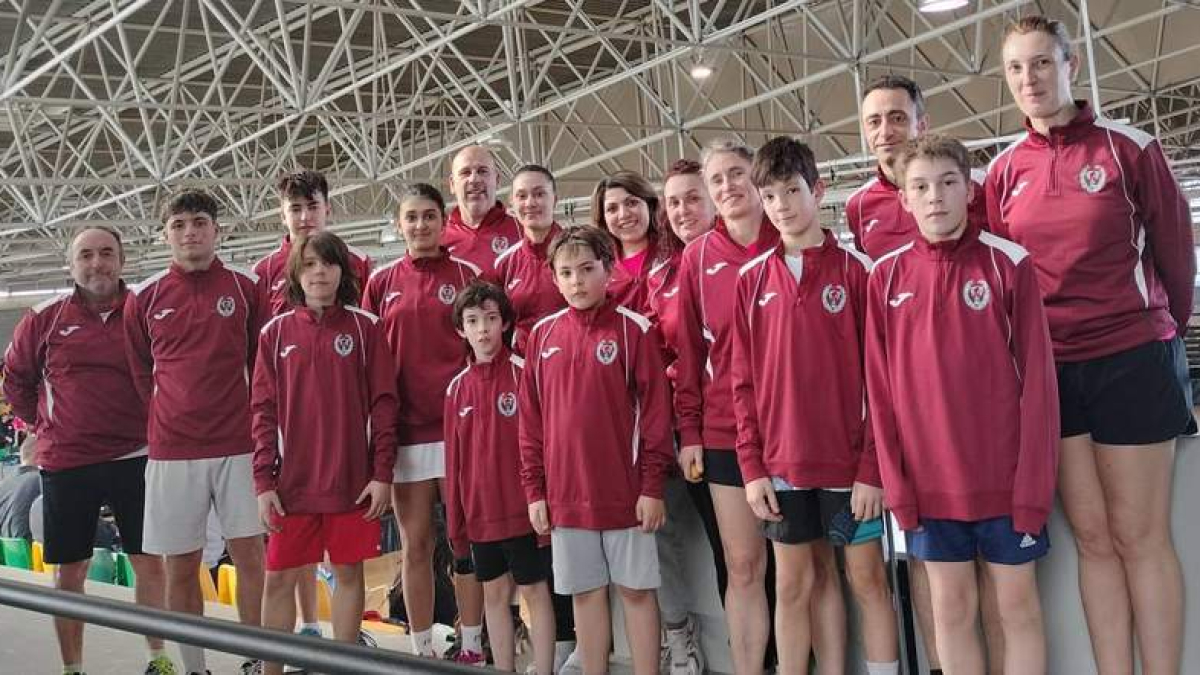 Los integrantes del CBP Ordoño II León que brillaron en Langreo. DL