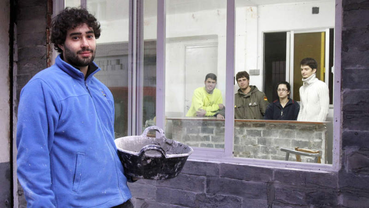 Imagen de hace diez años de la puesta a punto de El Candil. BRUNO MORENO