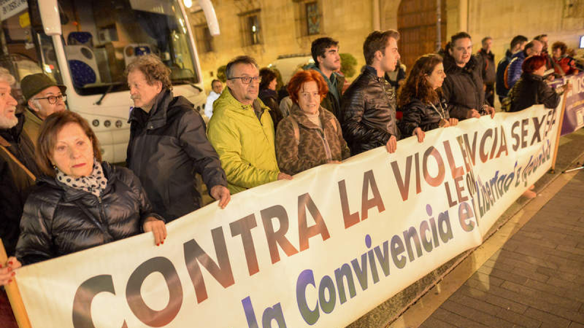 Concentración contra la violencia de género en León. MARÍA FUENTES