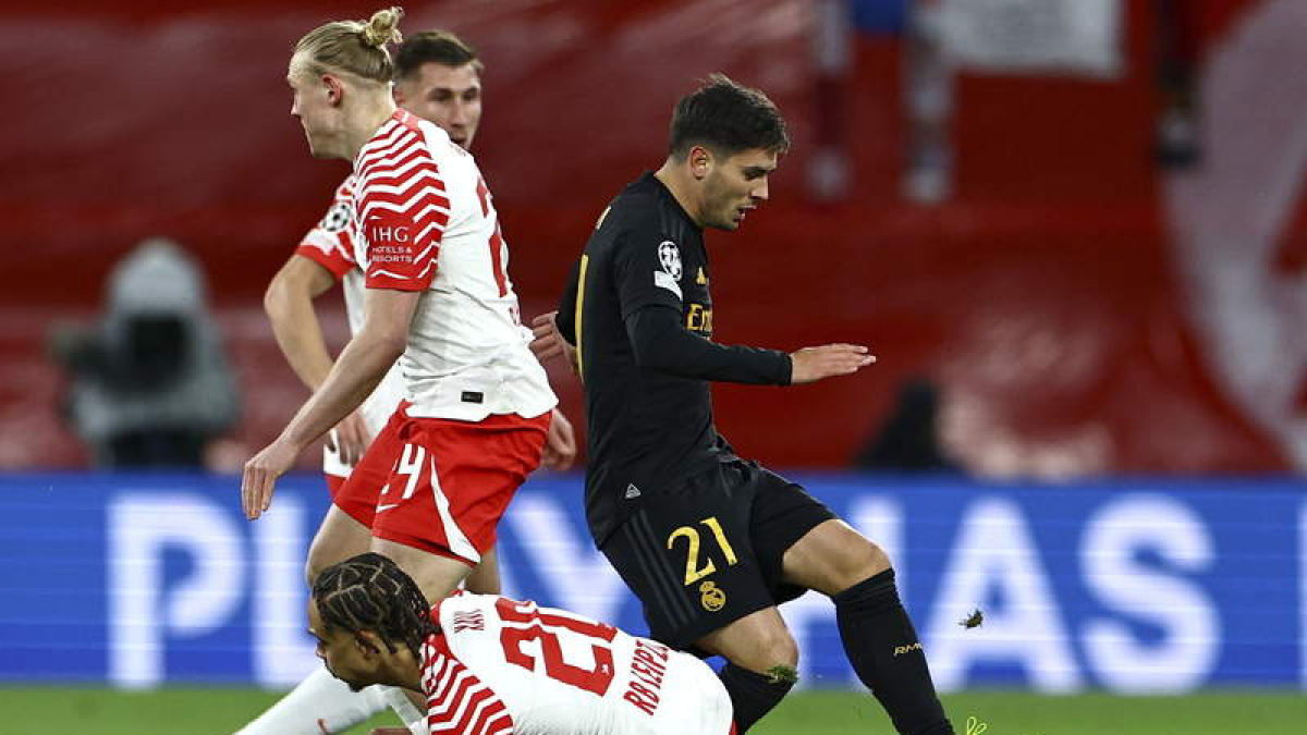 Brahim tuvo que ser sustituido en el partido de Champions por un pinchazo en el gemelo. FILIP SINGER